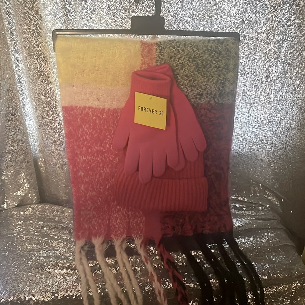 Forever 21 scarf, hat and gloves set. NWT